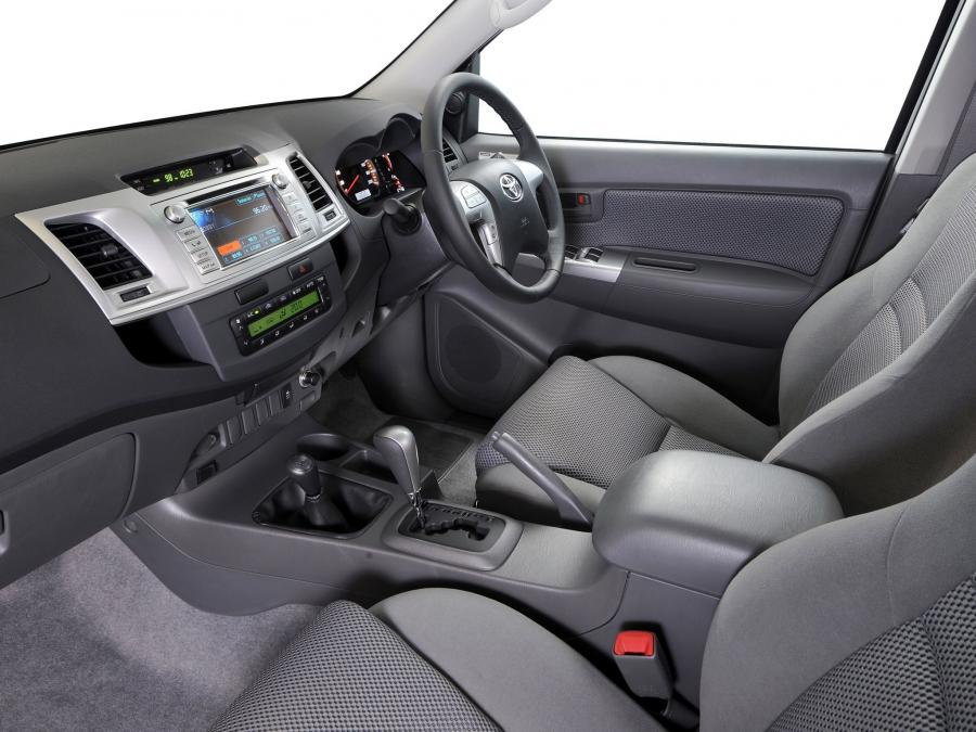  Toyota Hilux Double Cab 2011 года  (ZA) (фото 3 из 20)